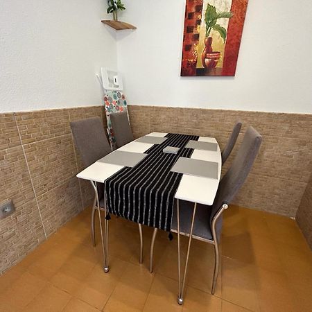 Lovely Newly Refurbished 1 Bedroom Flat Minutes From Sandy Beach,Private Terrace كاليتا ذي فوستي المظهر الخارجي الصورة