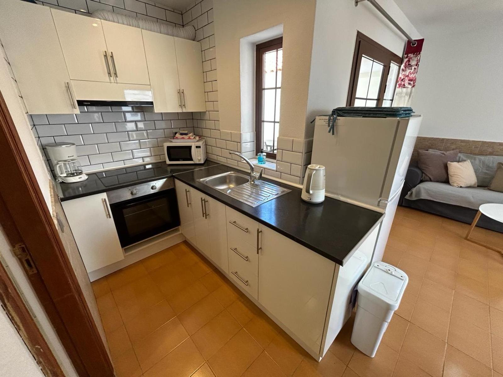 Lovely Newly Refurbished 1 Bedroom Flat Minutes From Sandy Beach,Private Terrace كاليتا ذي فوستي المظهر الخارجي الصورة