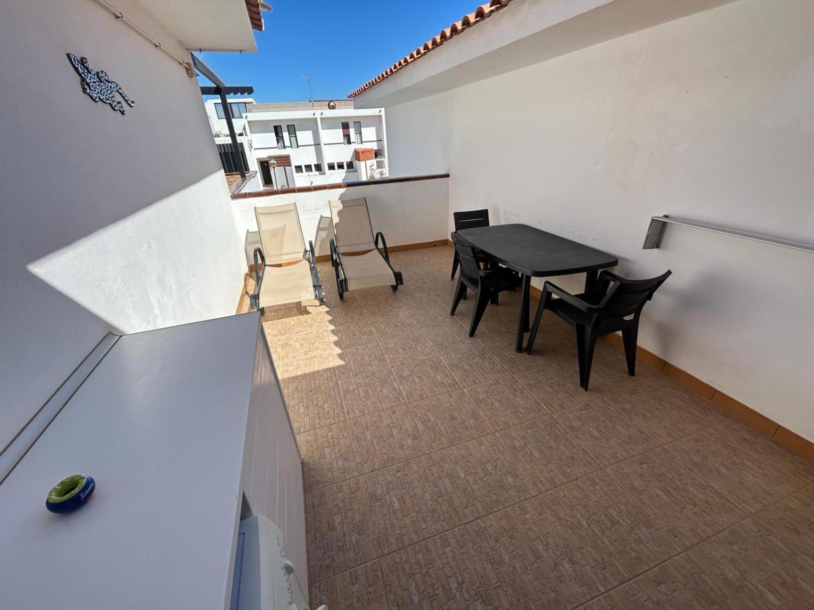 Lovely Newly Refurbished 1 Bedroom Flat Minutes From Sandy Beach,Private Terrace كاليتا ذي فوستي المظهر الخارجي الصورة